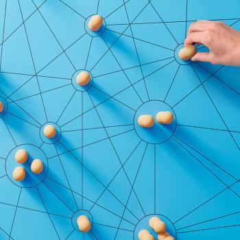 Network with members connected with each other